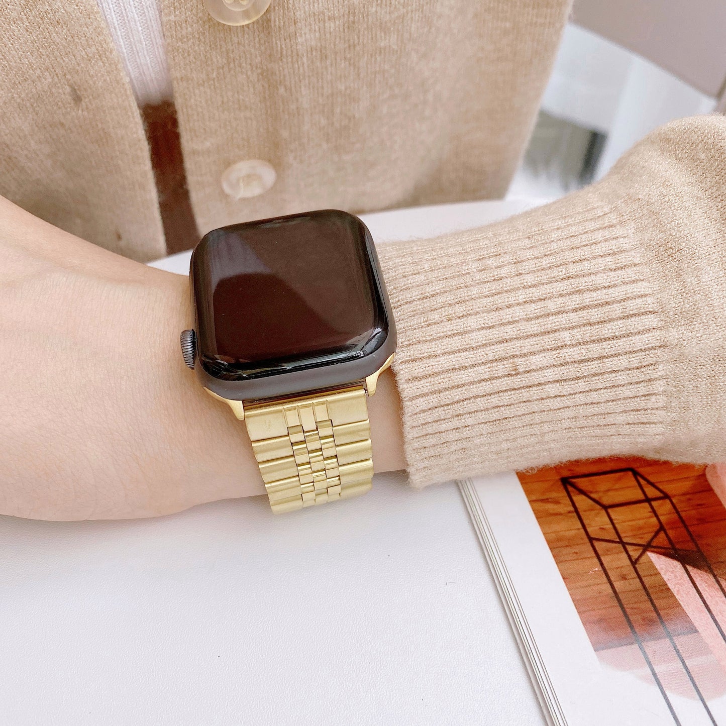 Valente Rado Heavy Metal 38mm/40mm/41mm Strap Compatible with Apple Watch Series 4,5,SE,6,7,8